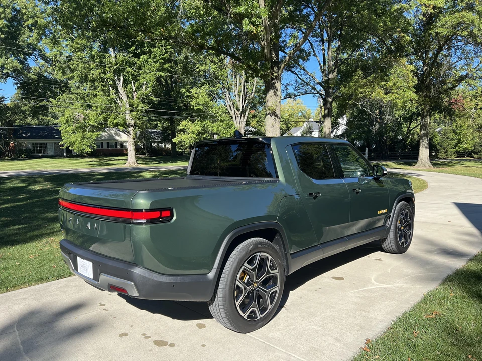 2022 Rivian R1T - Image 14 of 31