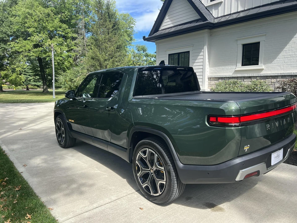 2022 Rivian R1T - Image 11 of 31