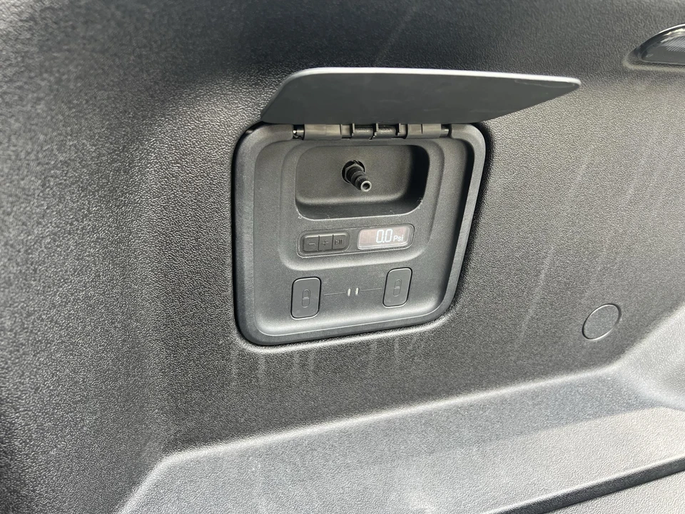 2022 Rivian R1T - Image 31 of 31