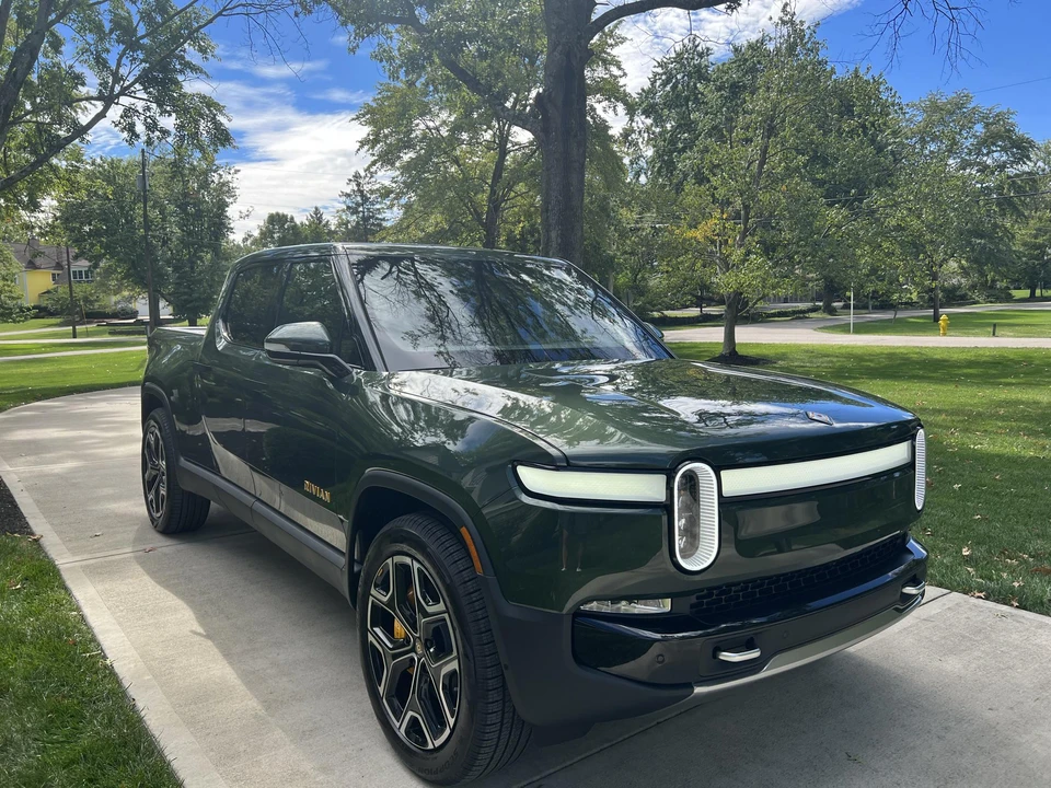 2022 Rivian R1T - Image 18 of 31