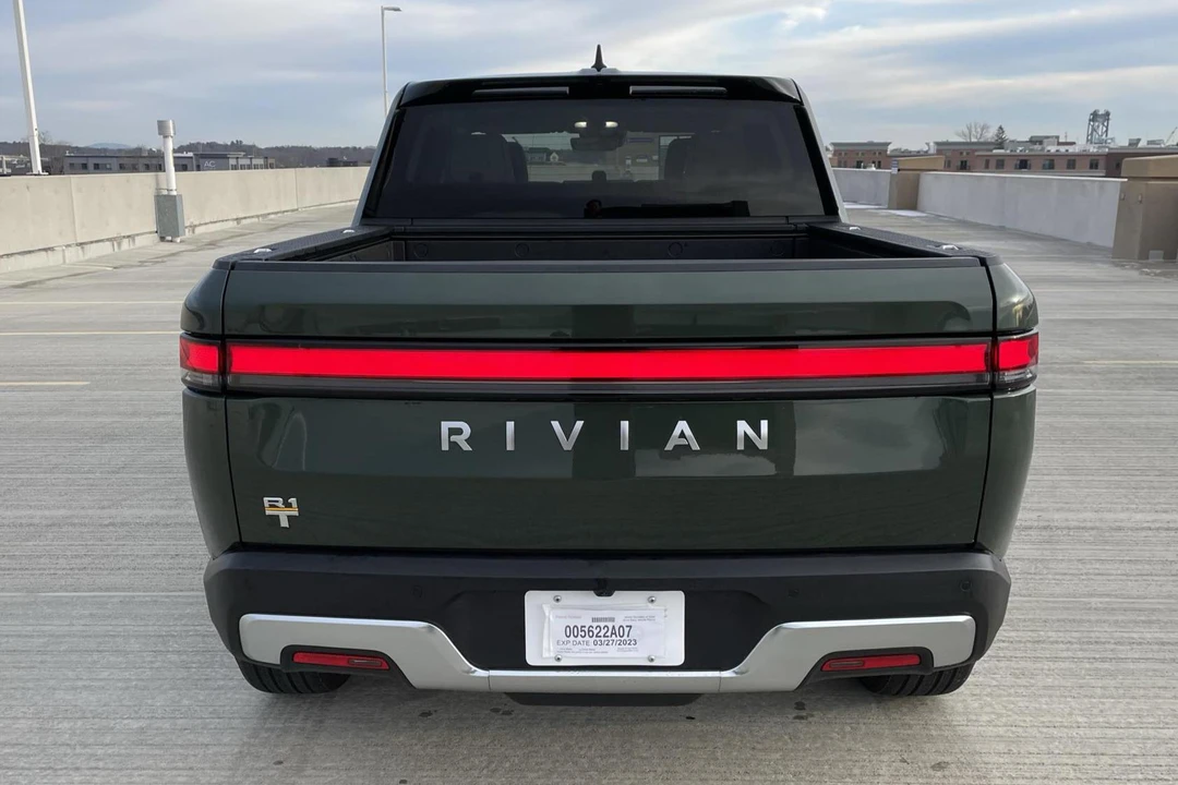 2022 Rivian R1T - Image 5 of 9
