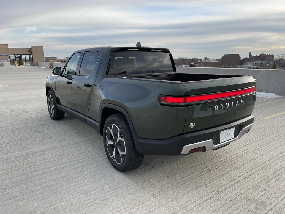 2022 Rivian R1T - Image 4 of 9
