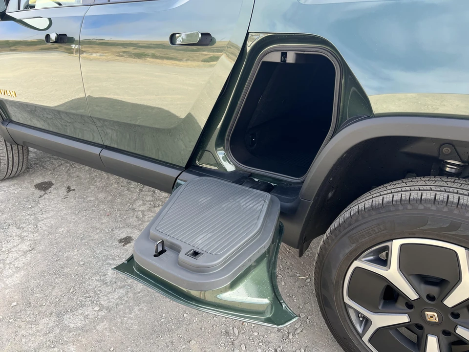 2022 Rivian R1T - Image 17 of 31