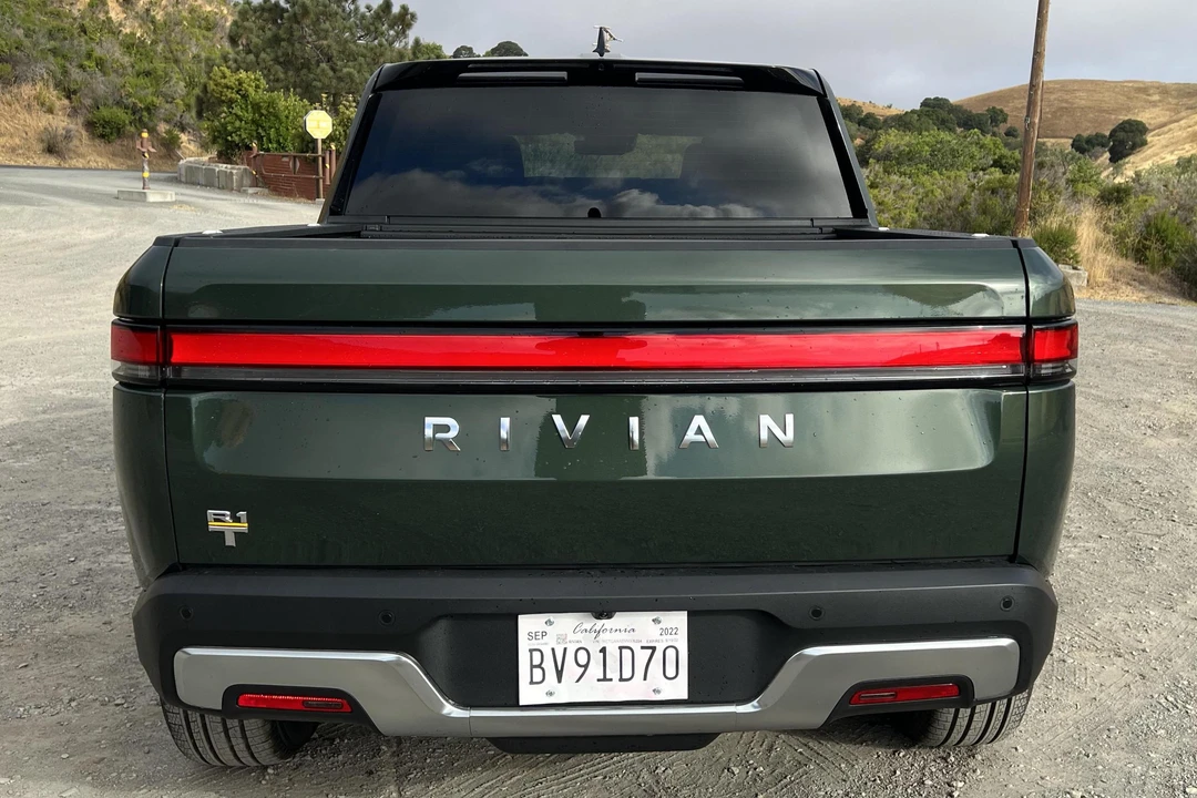 2022 Rivian R1T - Image 5 of 31