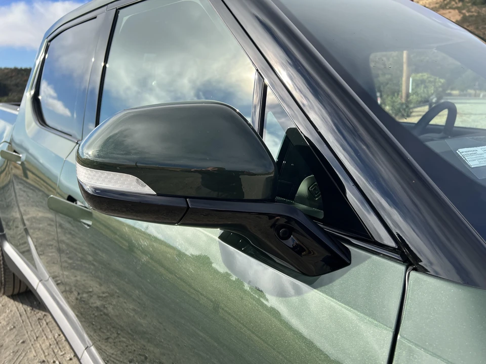 2022 Rivian R1T - Image 25 of 31