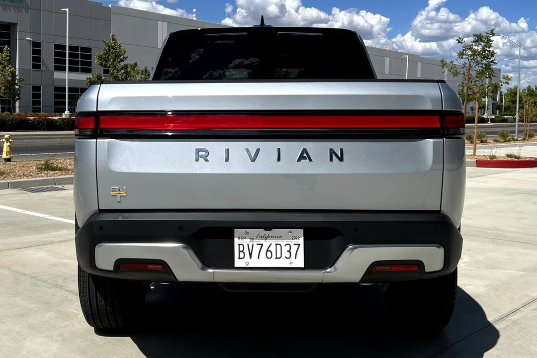 2022 Rivian R1T - Image 5 of 31