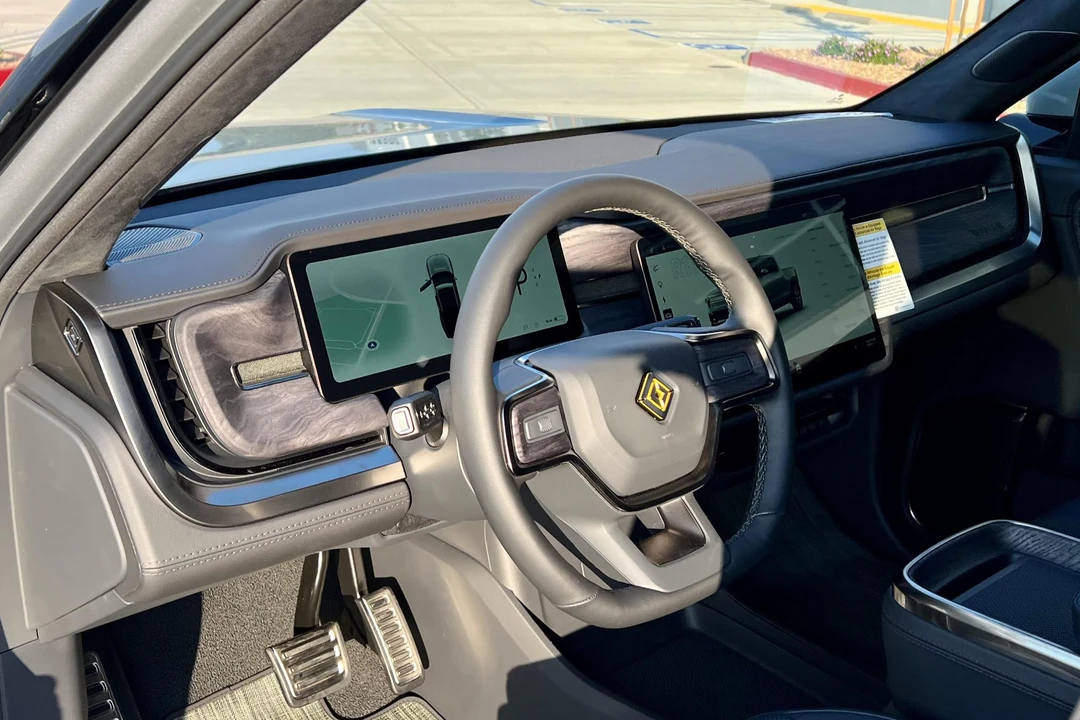 2022 Rivian R1T - Image 24 of 31