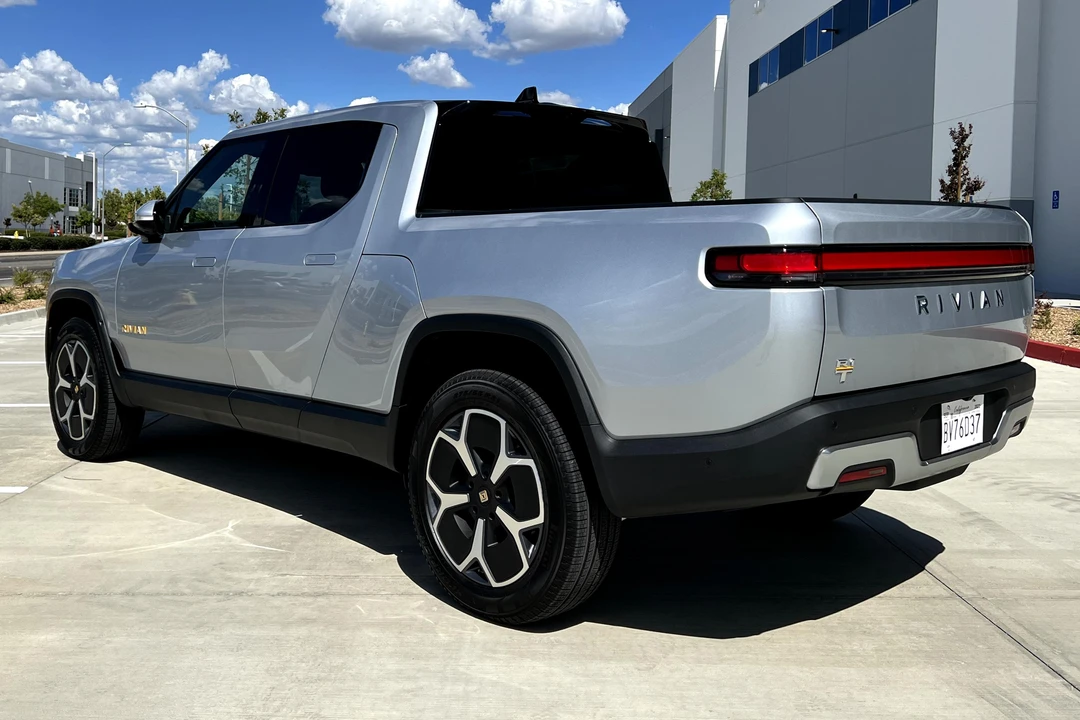 2022 Rivian R1T - Image 4 of 31