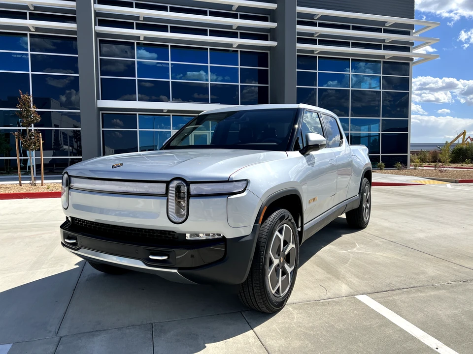 2022 Rivian R1T - Image 6 of 31