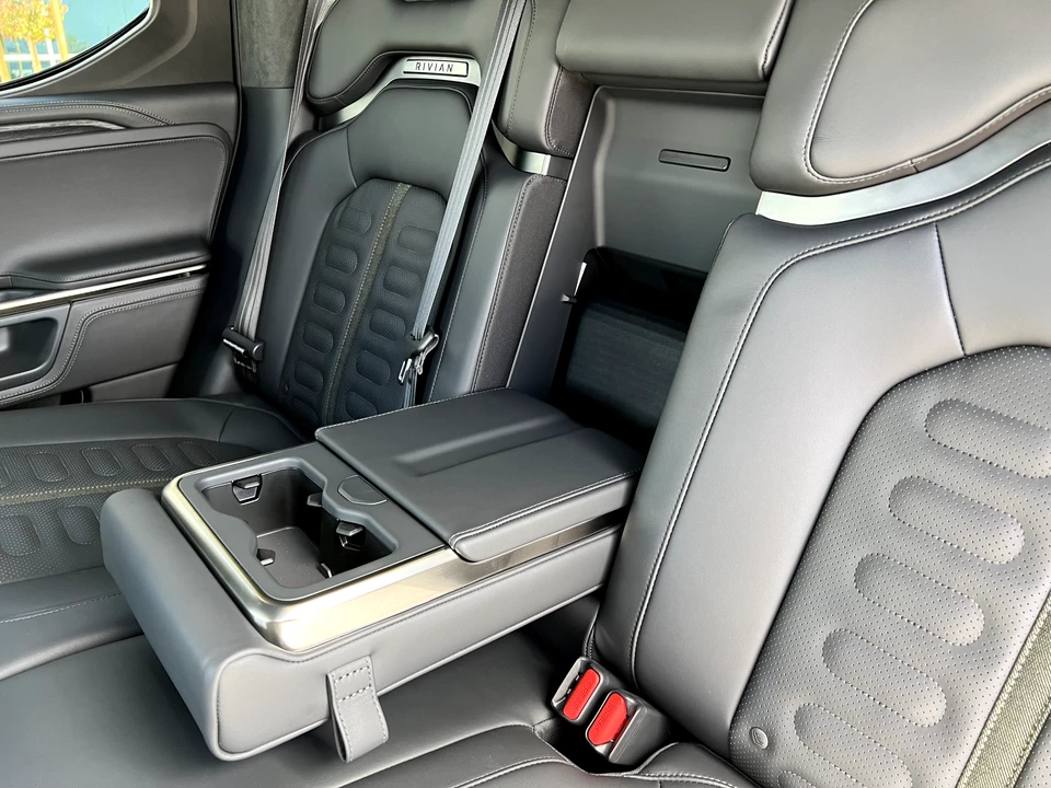 2022 Rivian R1T - Image 30 of 31