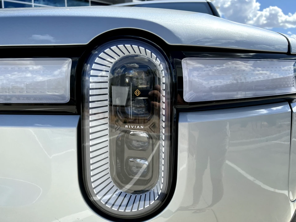 2022 Rivian R1T - Image 11 of 31