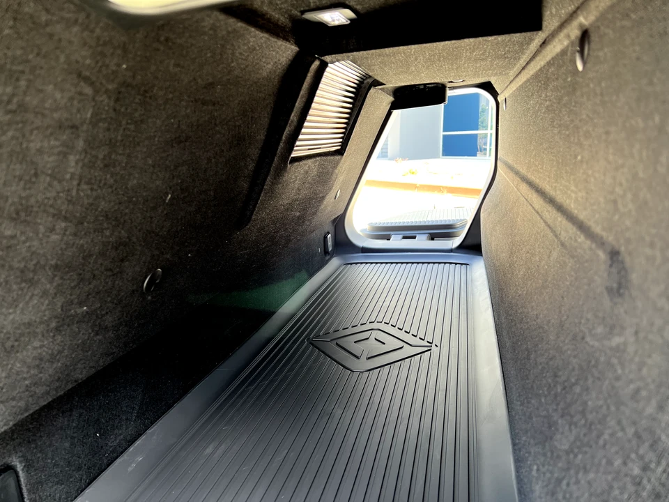 2022 Rivian R1T - Image 13 of 31