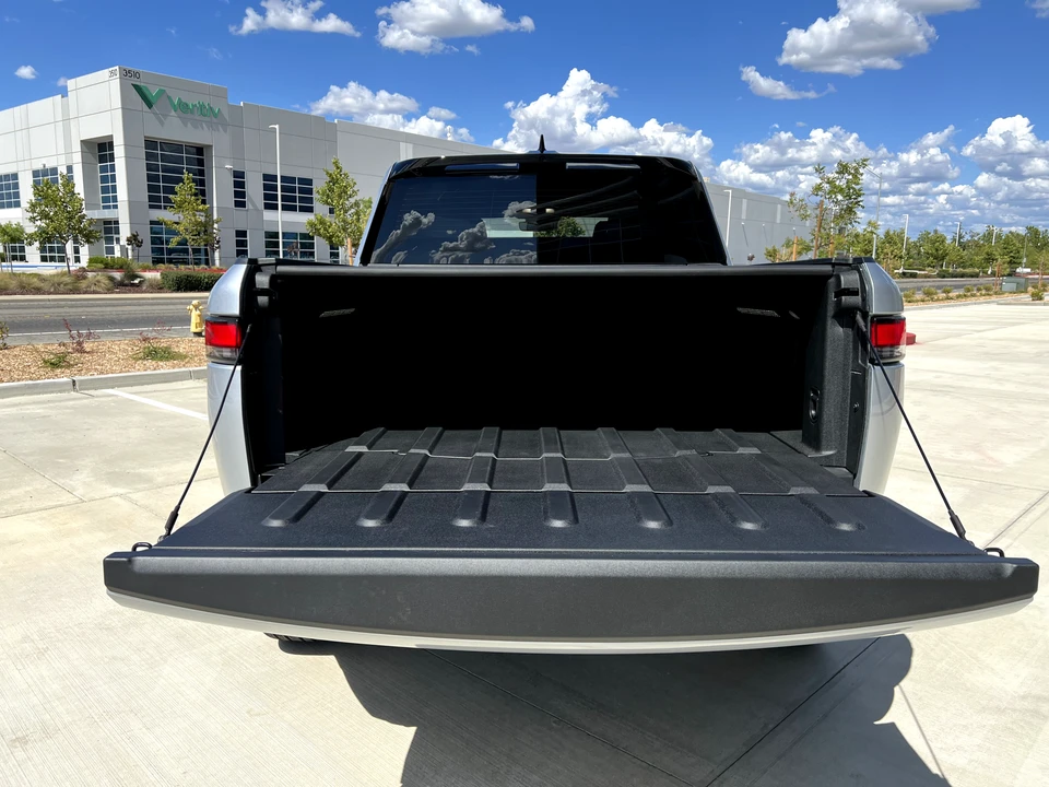2022 Rivian R1T - Image 8 of 31