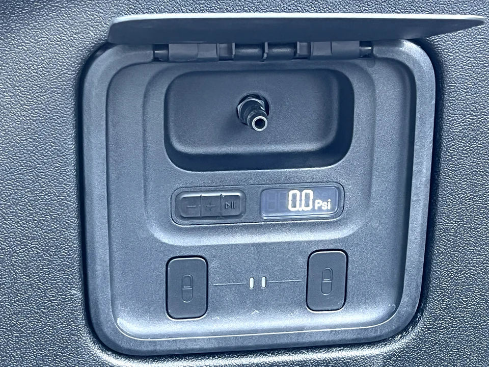 2022 Rivian R1T - Image 20 of 31
