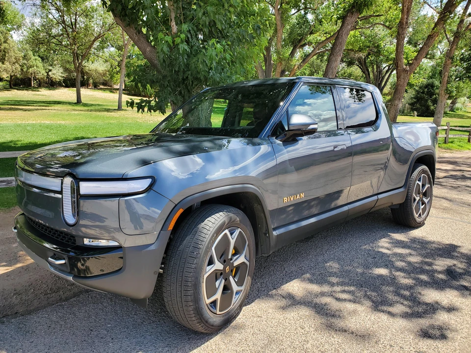 2022 Rivian R1T - Image 8 of 31
