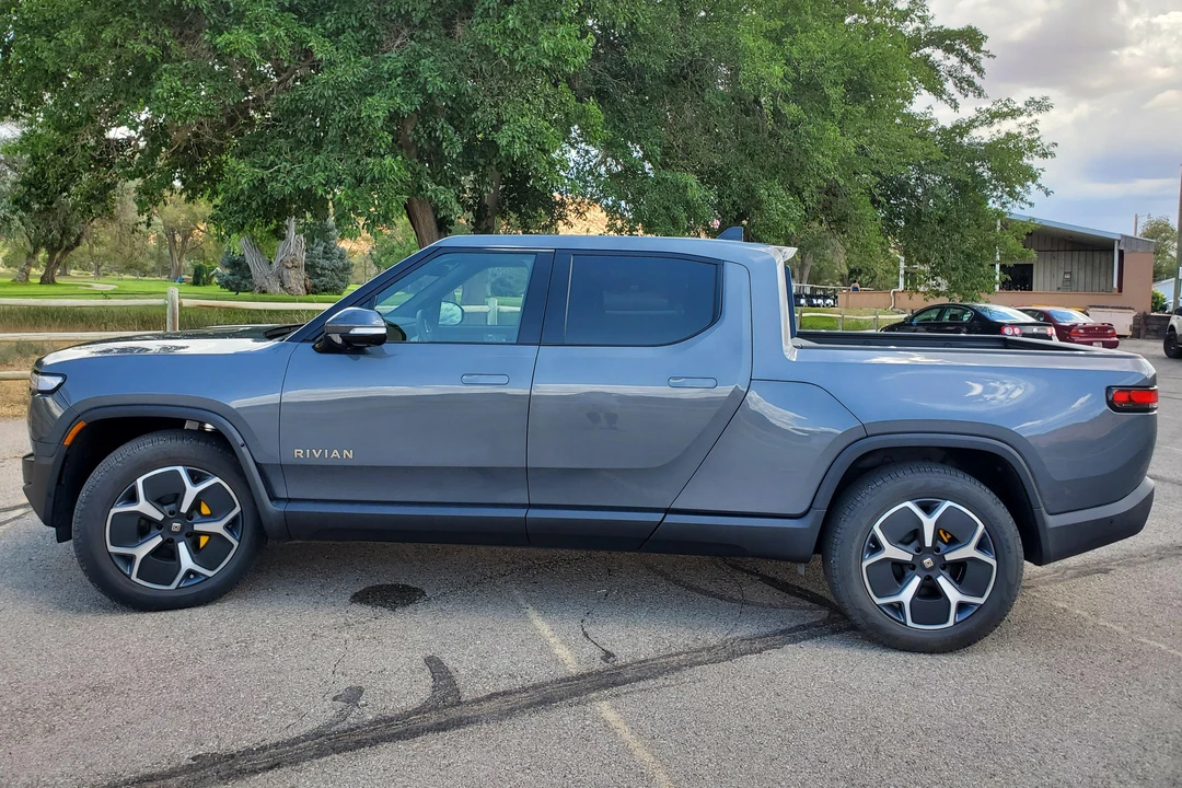 2022 Rivian R1T - Image 3 of 31