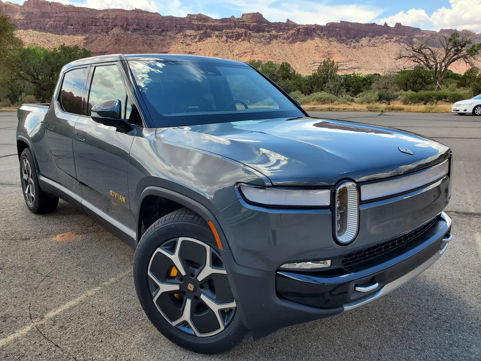 2022 Rivian R1T - Image 17 of 31
