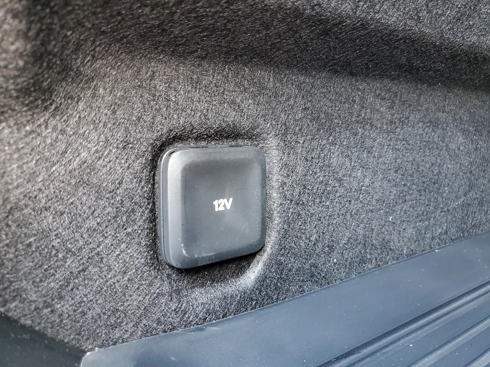 2022 Rivian R1T - Image 21 of 31