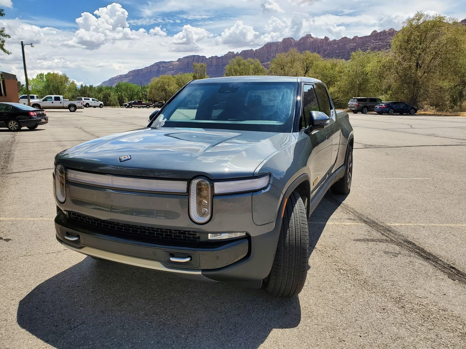 2022 Rivian R1T - Image 7 of 31