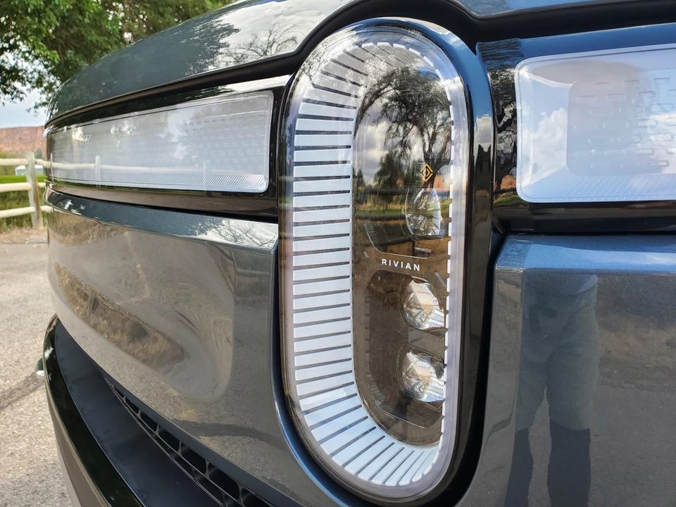 2022 Rivian R1T - Image 18 of 31