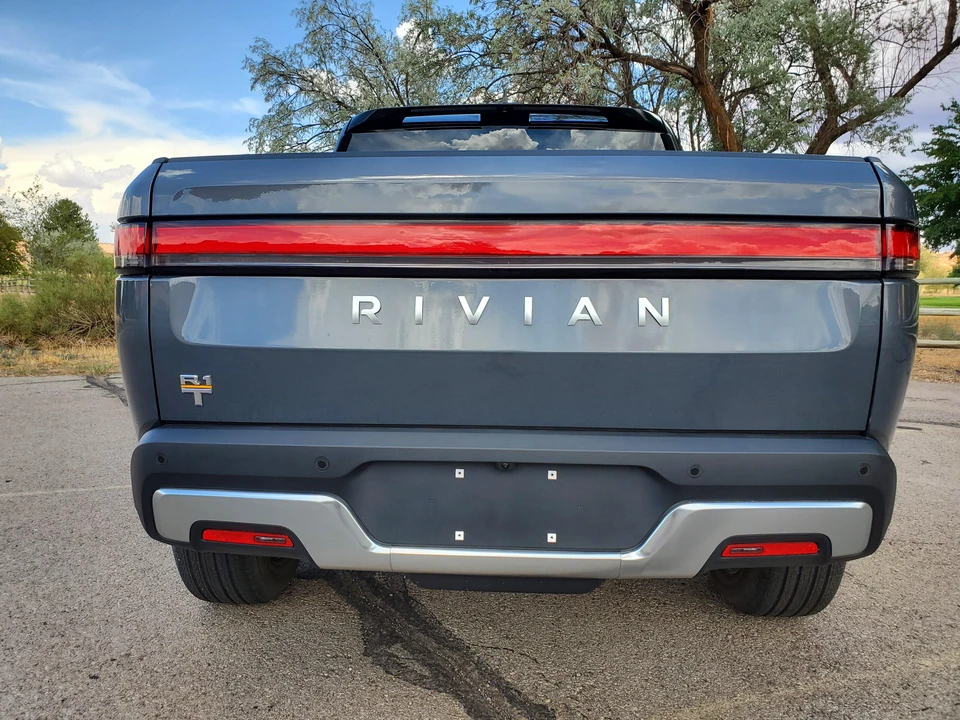 2022 Rivian R1T - Image 12 of 31