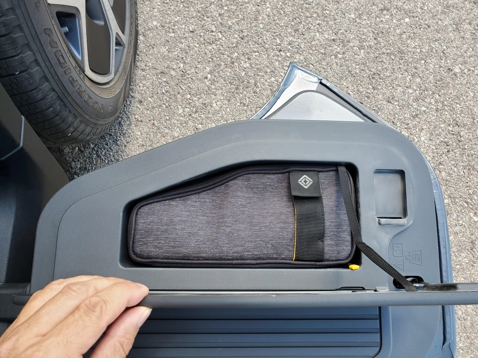 2022 Rivian R1T - Image 19 of 31