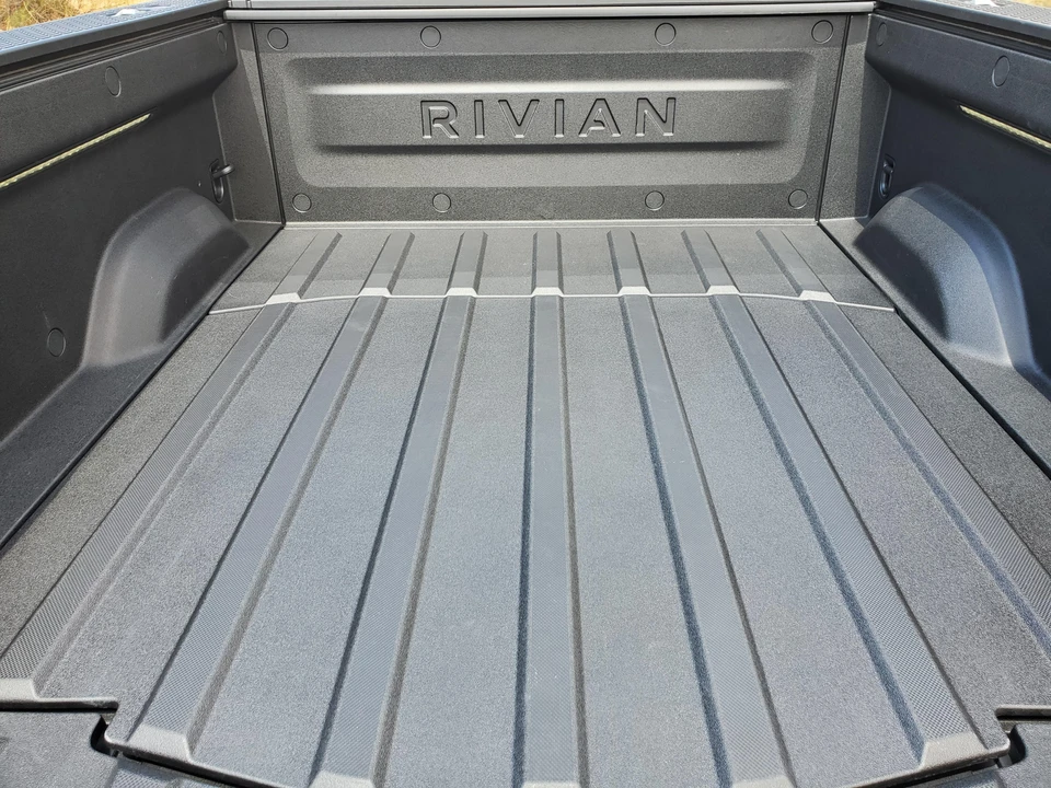 2022 Rivian R1T - Image 24 of 31