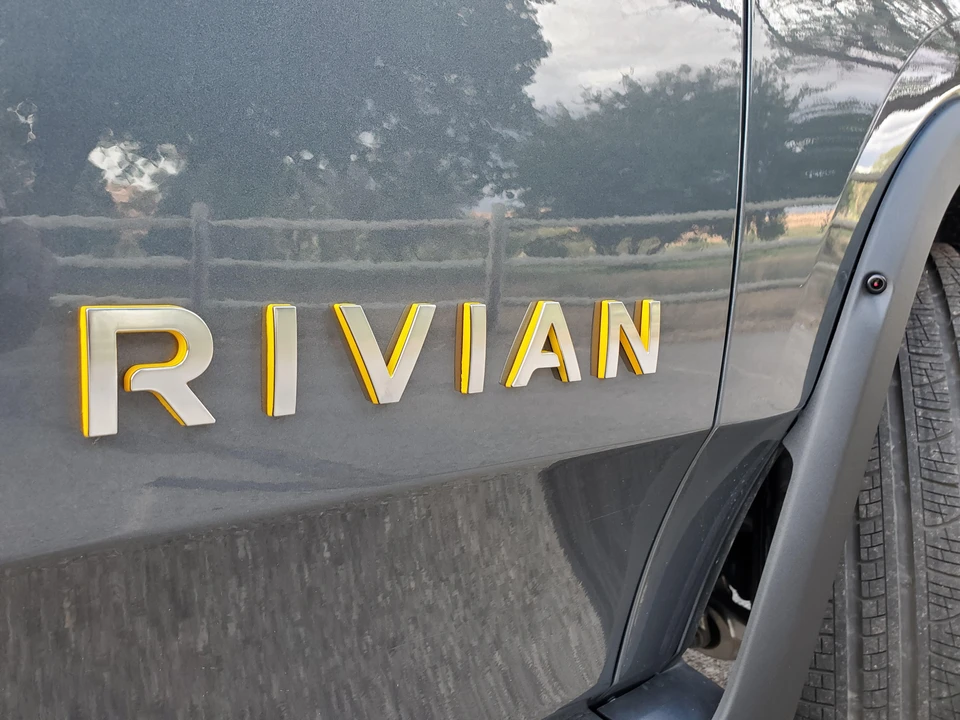 2022 Rivian R1T - Image 31 of 31