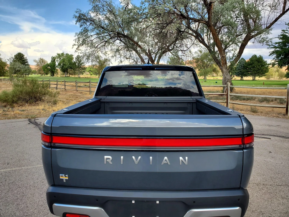 2022 Rivian R1T - Image 11 of 31
