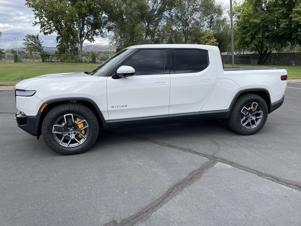 2022 Rivian R1T - Image 12 of 31