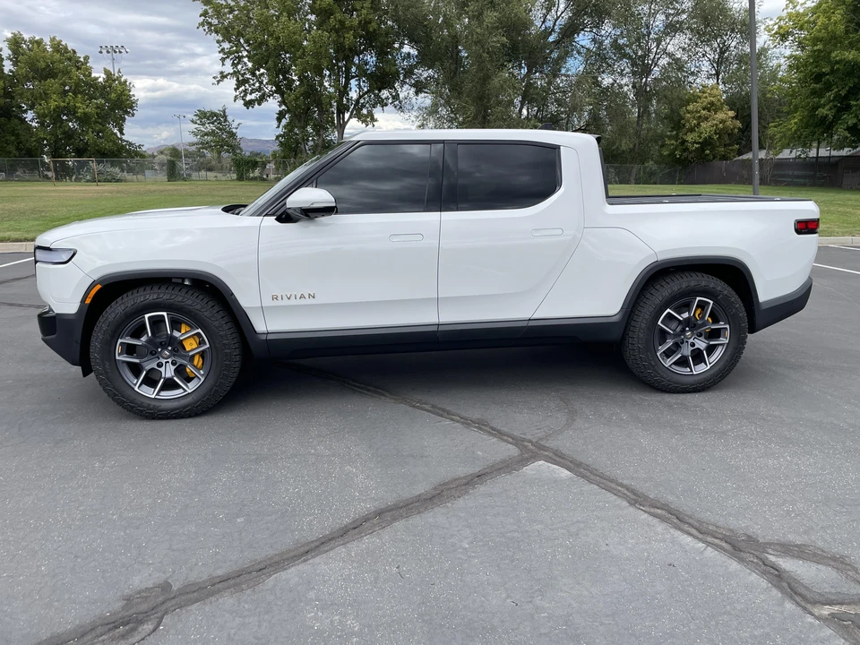 2022 Rivian R1T - Image 13 of 31