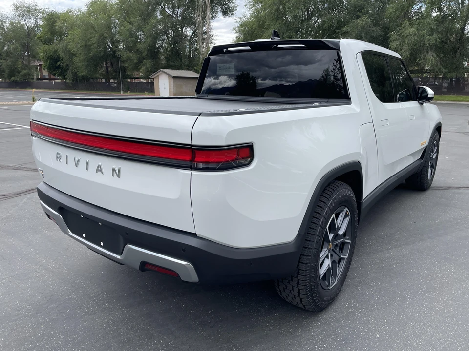 2022 Rivian R1T - Image 24 of 31