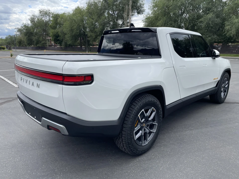 2022 Rivian R1T - Image 25 of 31