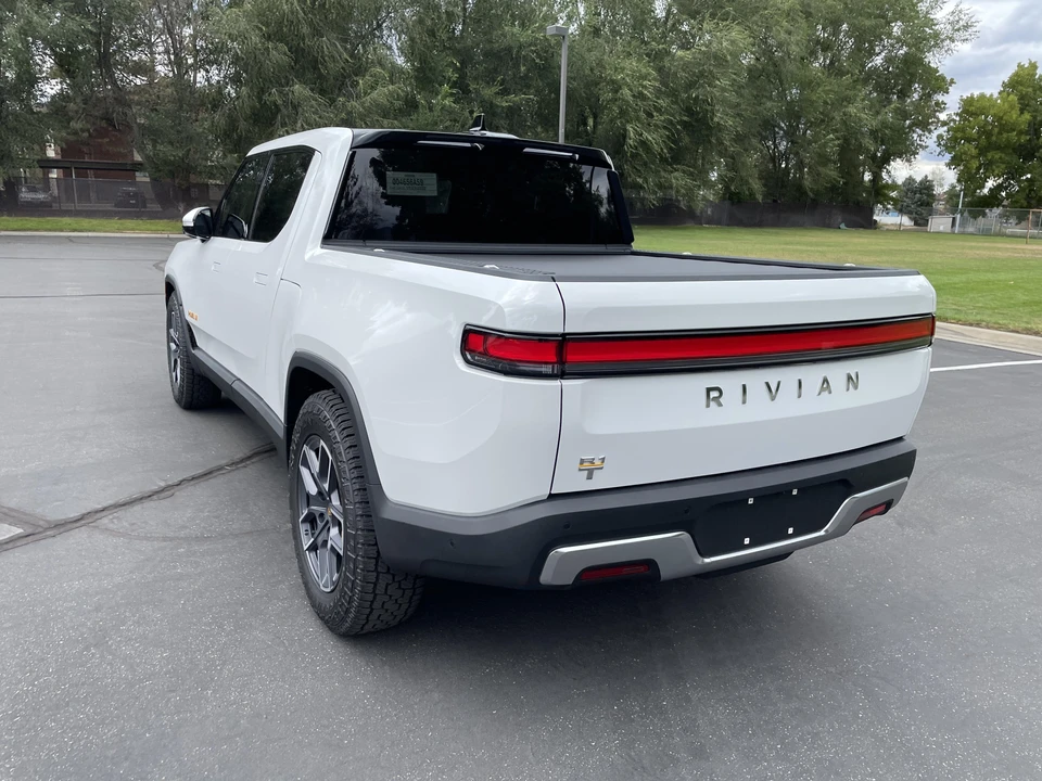2022 Rivian R1T - Image 21 of 31