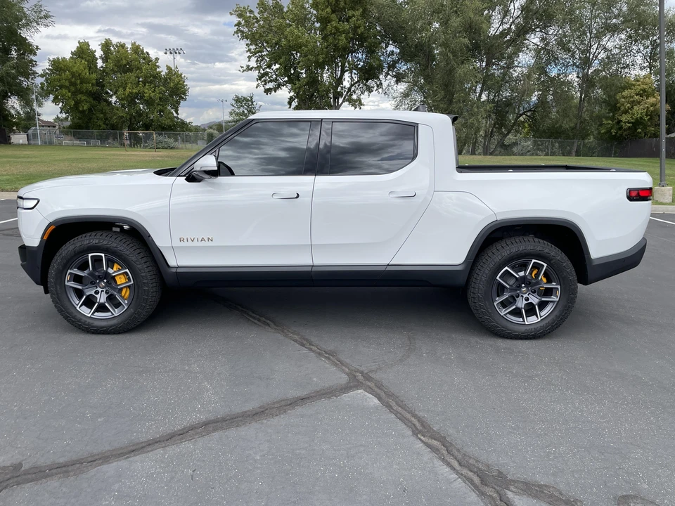 2022 Rivian R1T - Image 14 of 31