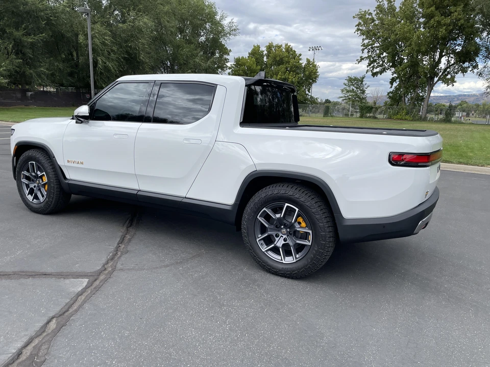 2022 Rivian R1T - Image 19 of 31