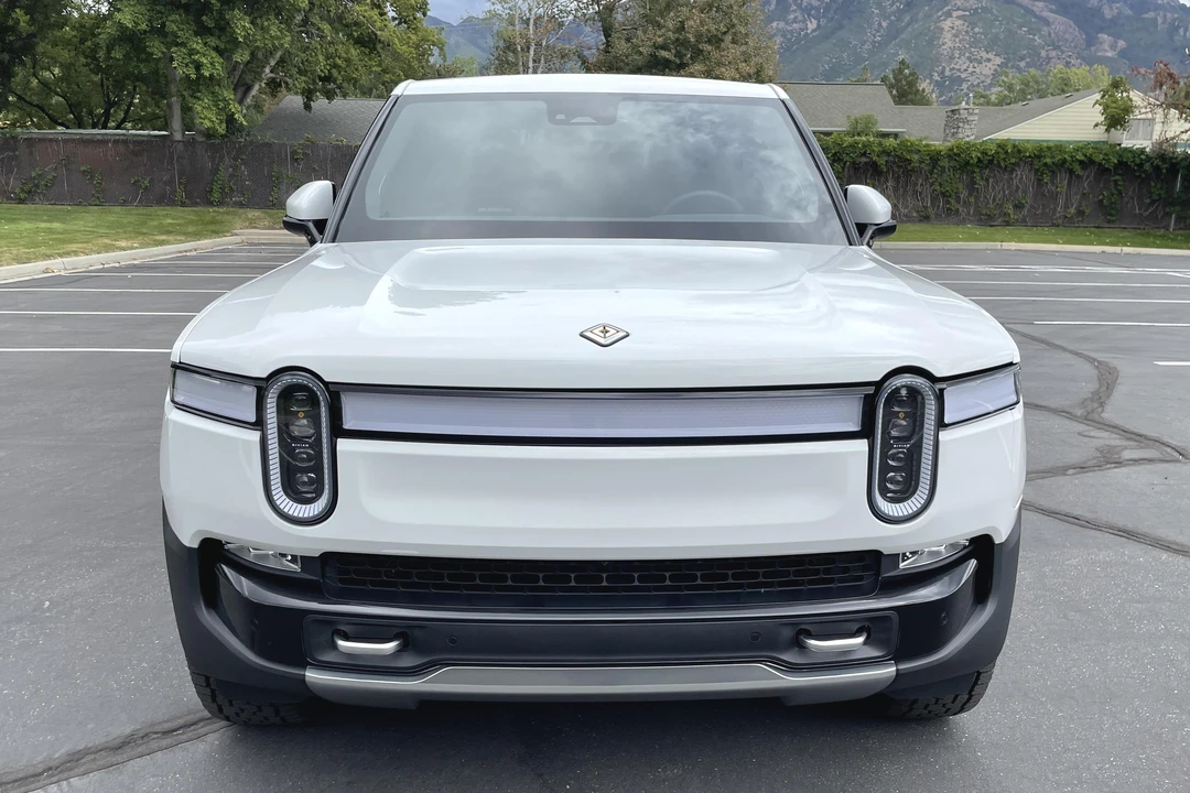 2022 Rivian R1T - Image 2 of 31