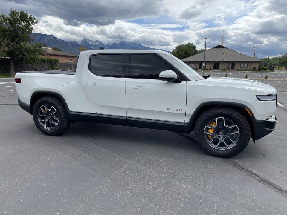 2022 Rivian R1T - Image 30 of 31