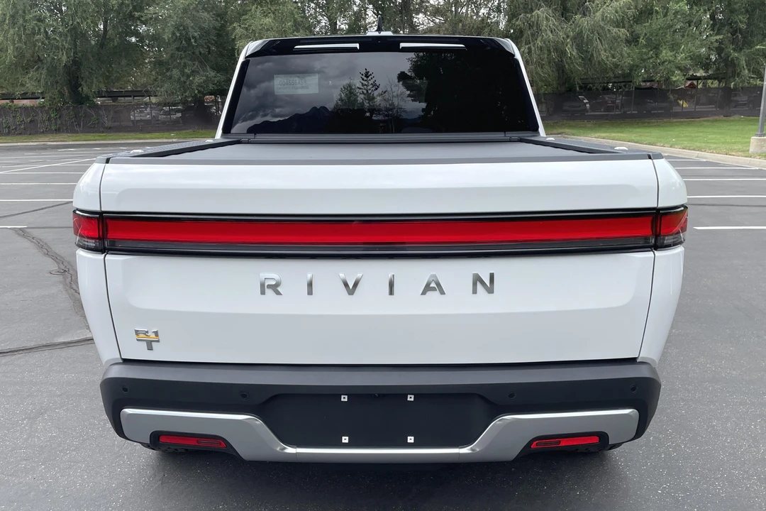 2022 Rivian R1T - Image 5 of 31