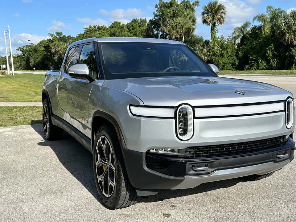 2022 Rivian R1T - Image 19 of 31