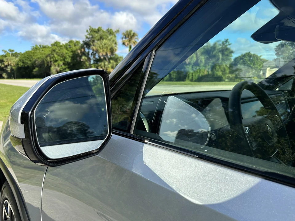 2022 Rivian R1T - Image 24 of 31