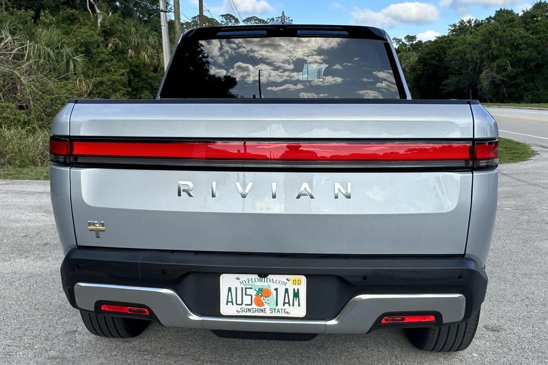 2022 Rivian R1T - Image 5 of 31