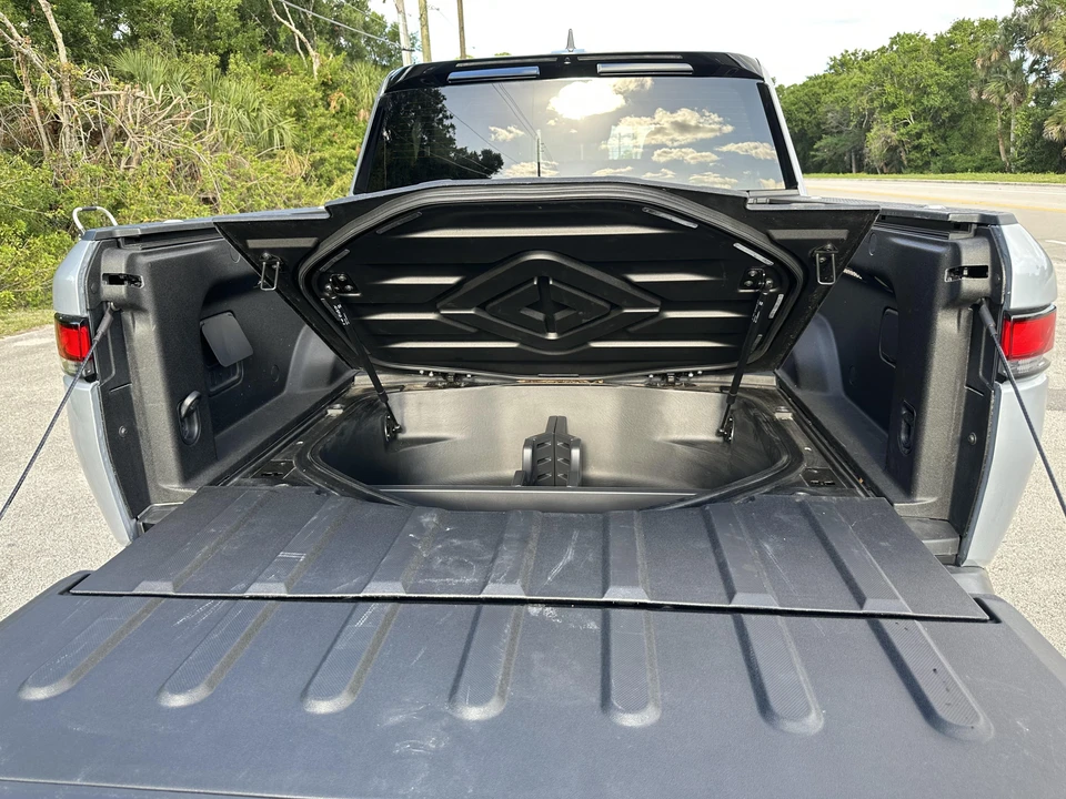 2022 Rivian R1T - Image 28 of 31