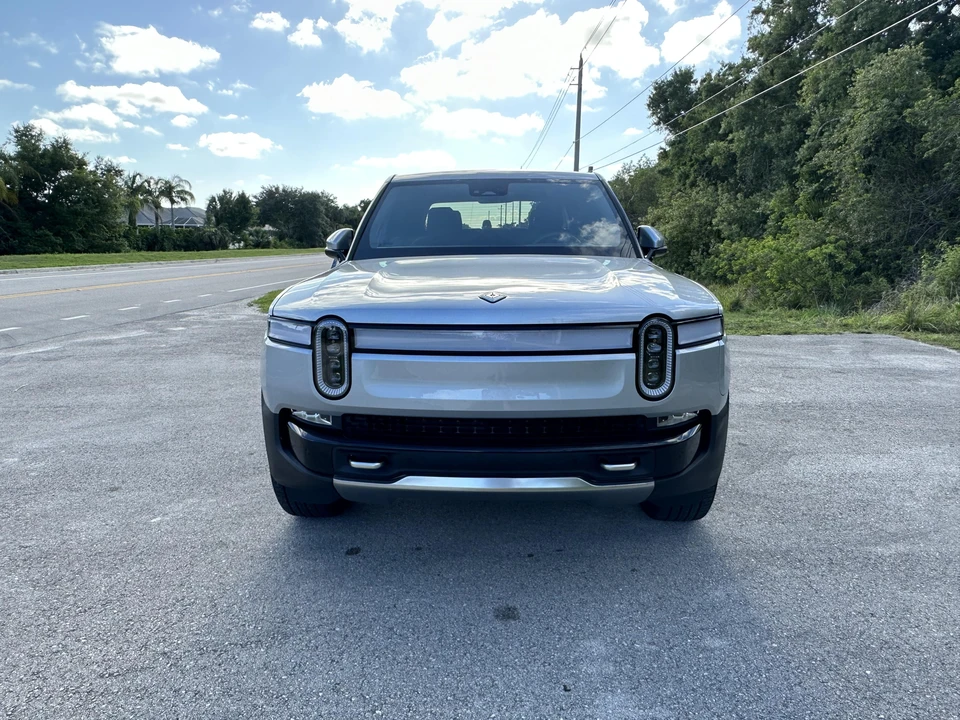 2022 Rivian R1T - Image 6 of 31