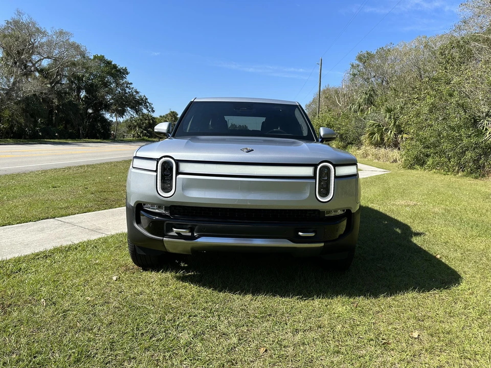 2022 Rivian R1T - Image 7 of 31