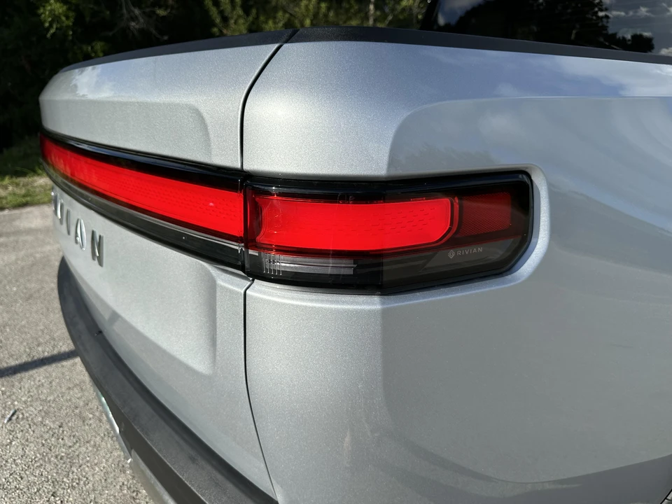 2022 Rivian R1T - Image 31 of 31