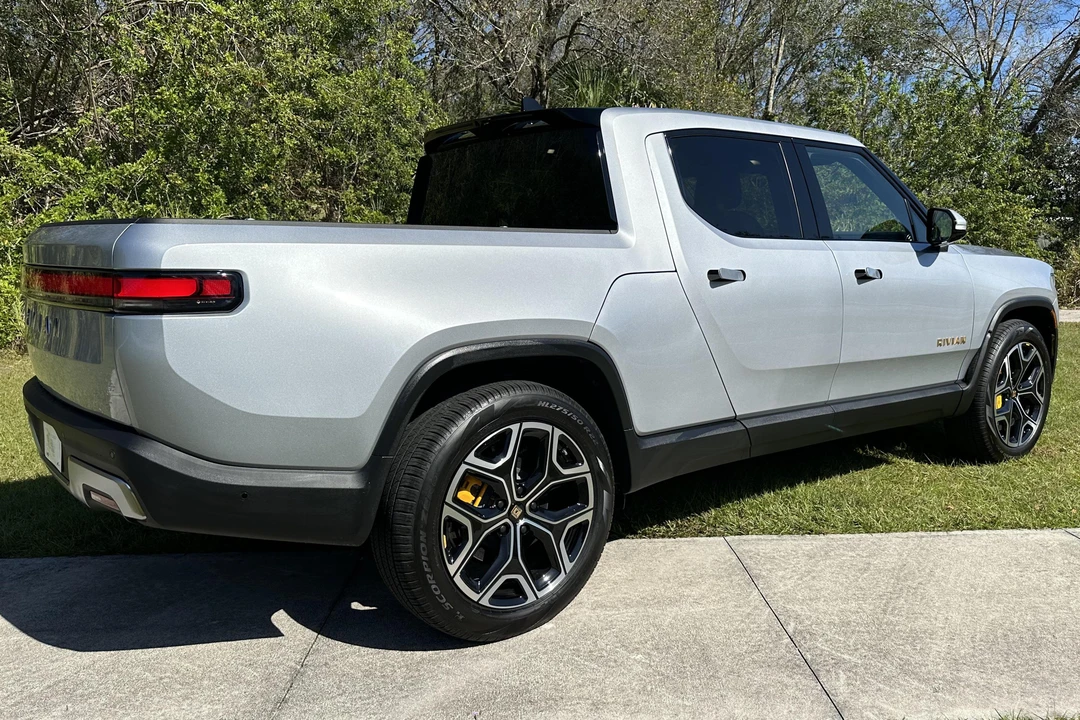 2022 Rivian R1T - Image 4 of 31