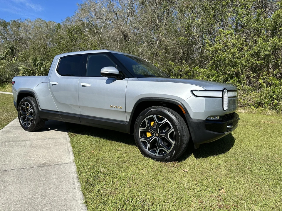 2022 Rivian R1T - Image 16 of 31