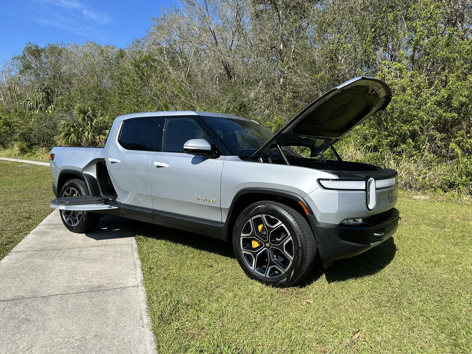 2022 Rivian R1T - Image 17 of 31