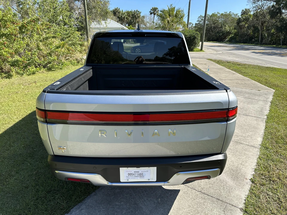 2022 Rivian R1T - Image 11 of 31